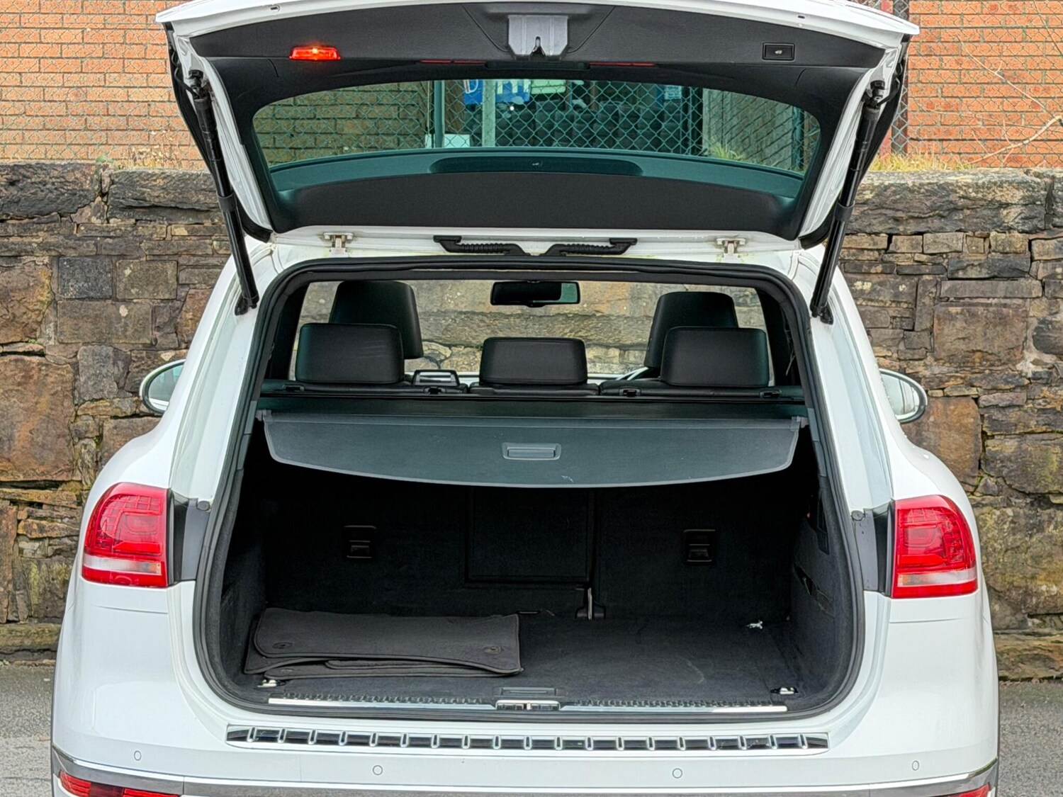 Used Volkswagen Touareg 2015 for sale - 77242287: Photo 22