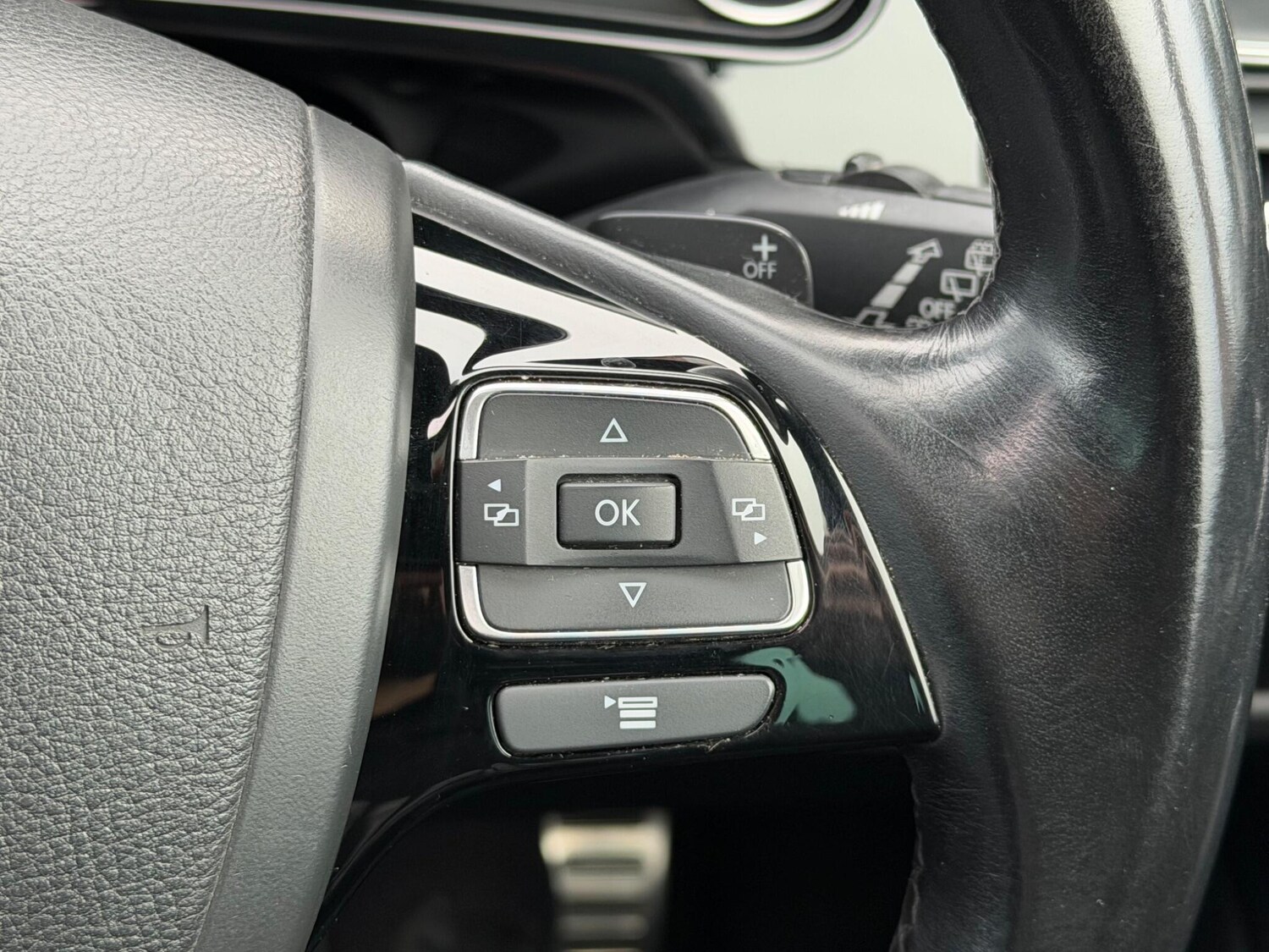 Used Volkswagen Touareg 2015 for sale - 77242287: Photo 26