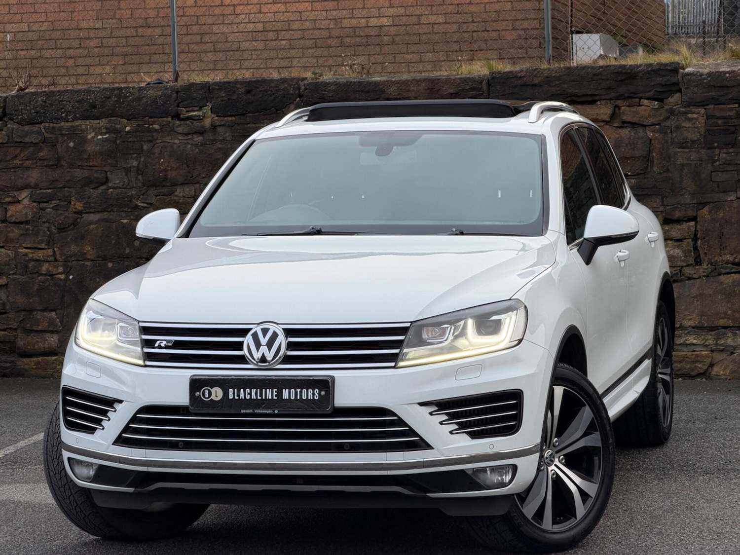 Used Volkswagen Touareg 2015 for sale - 77242287: Photo 3