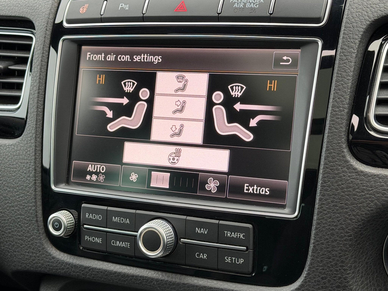 Used Volkswagen Touareg 2015 for sale - 77242287: Photo 32