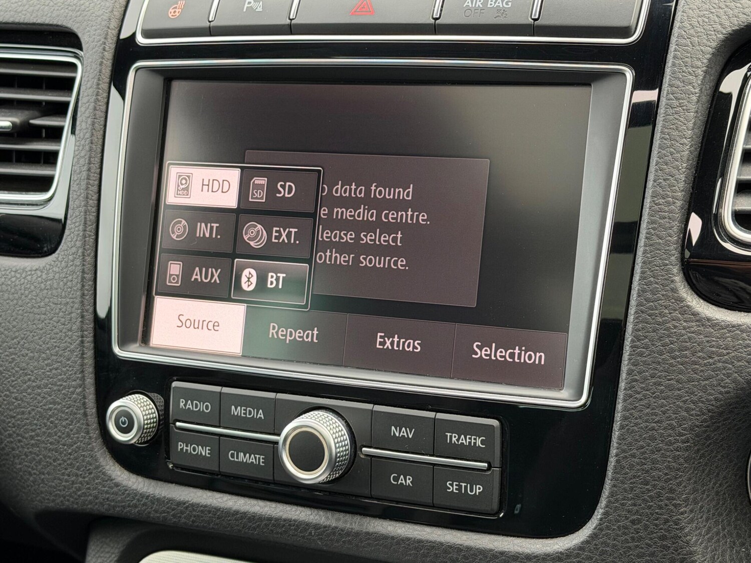 Used Volkswagen Touareg 2015 for sale - 77242287: Photo 39