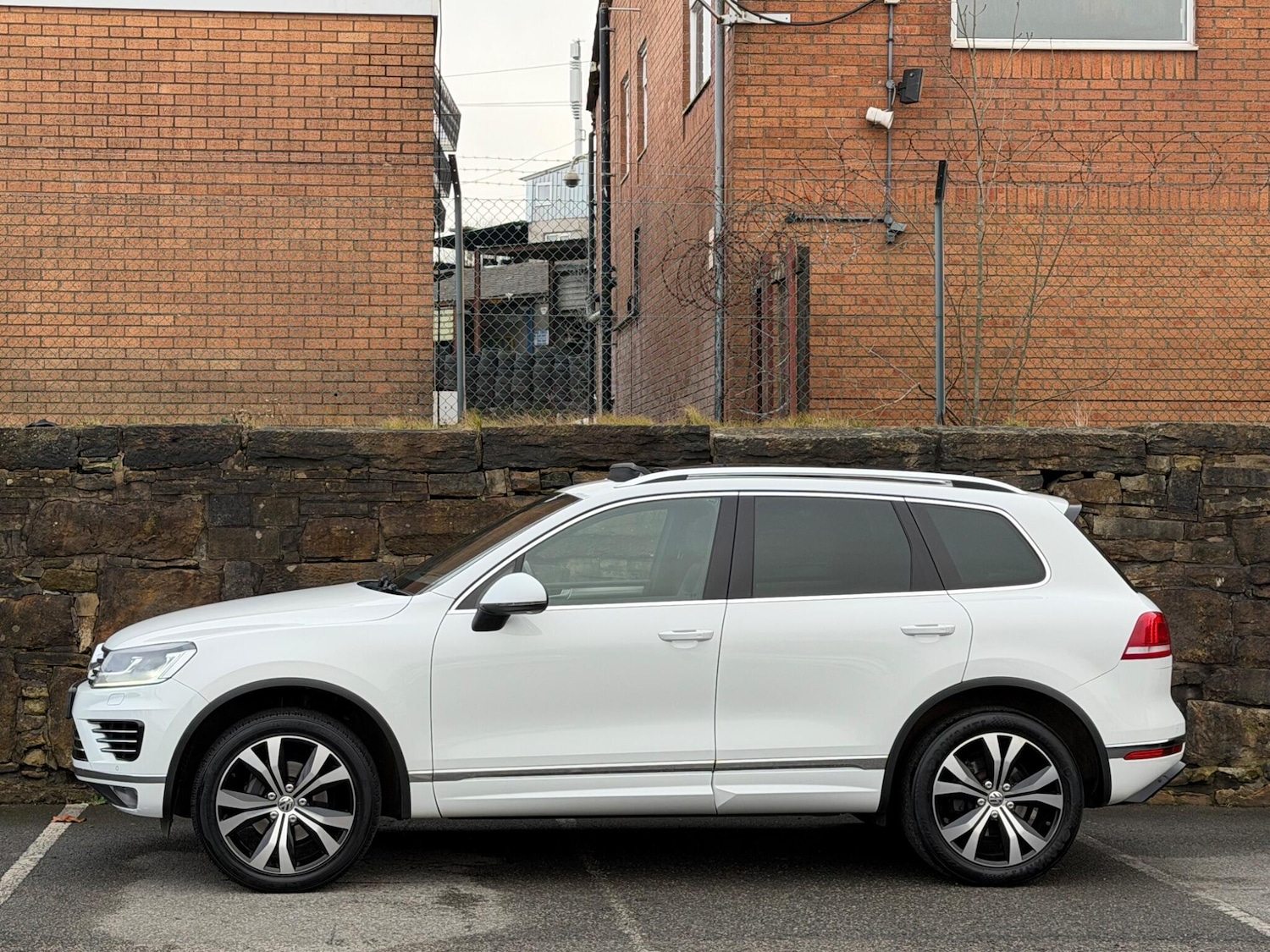 Used Volkswagen Touareg 2015 for sale - 77242287: Photo 4