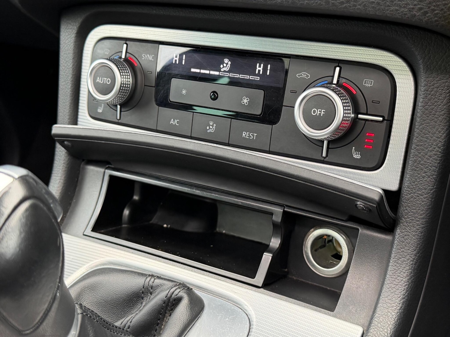 Used Volkswagen Touareg 2015 for sale - 77242287: Photo 42