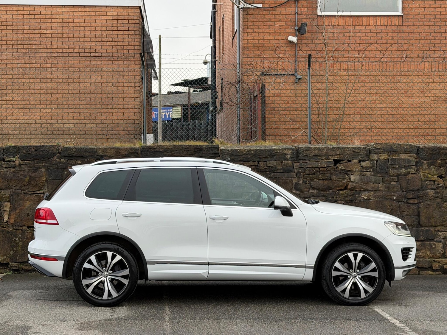 Used Volkswagen Touareg 2015 for sale - 77242287: Photo 8