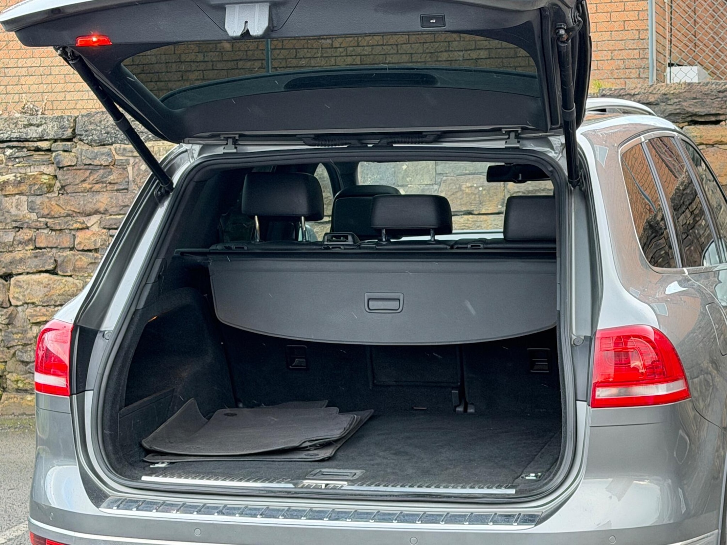 Used Volkswagen Touareg 2016 for sale - 77345671: Photo 22