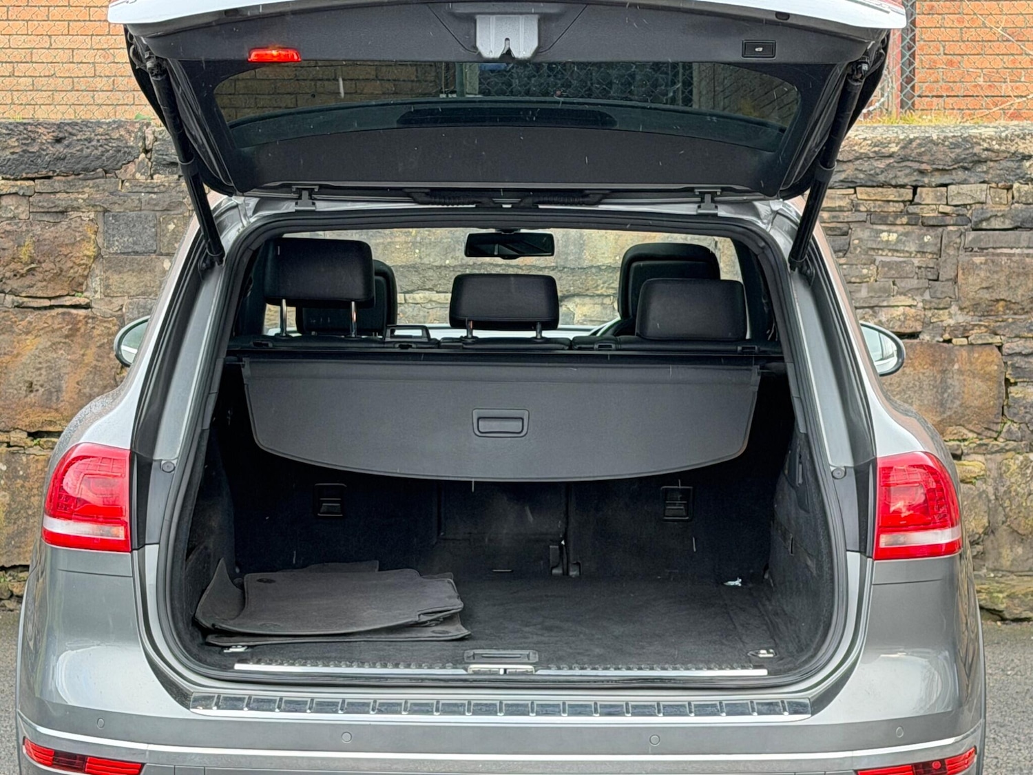 Used Volkswagen Touareg 2016 for sale - 77345671: Photo 23