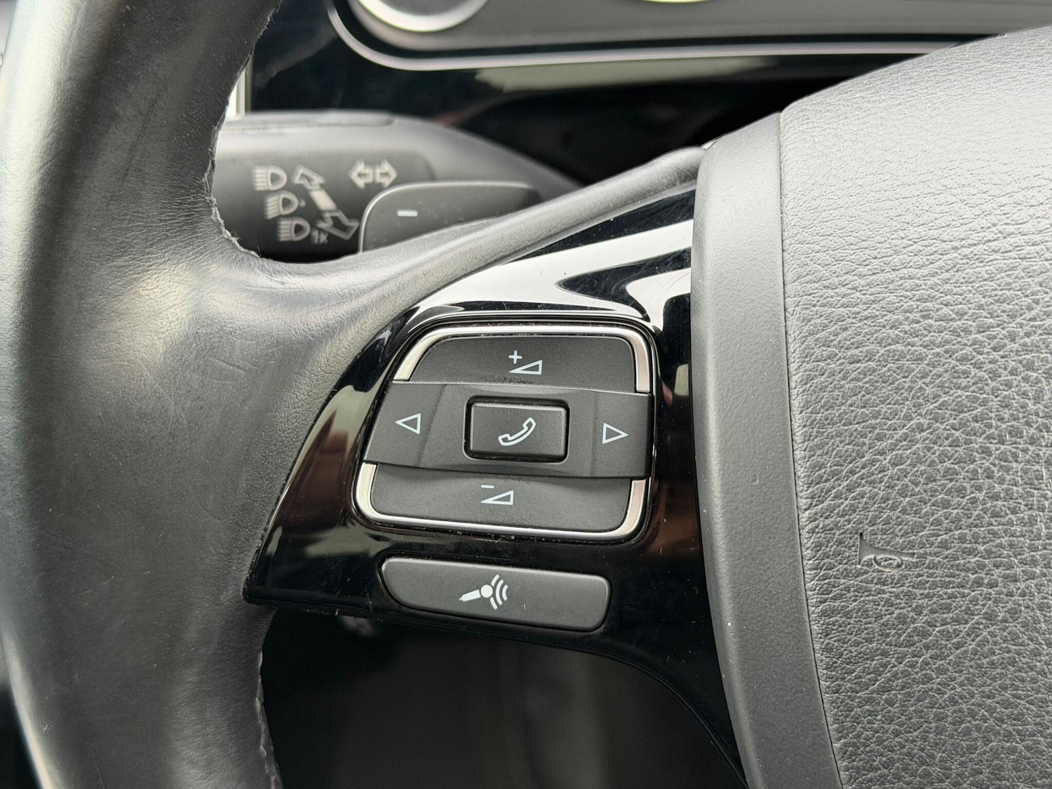 Used Volkswagen Touareg 2016 for sale - 77345671: Photo 29