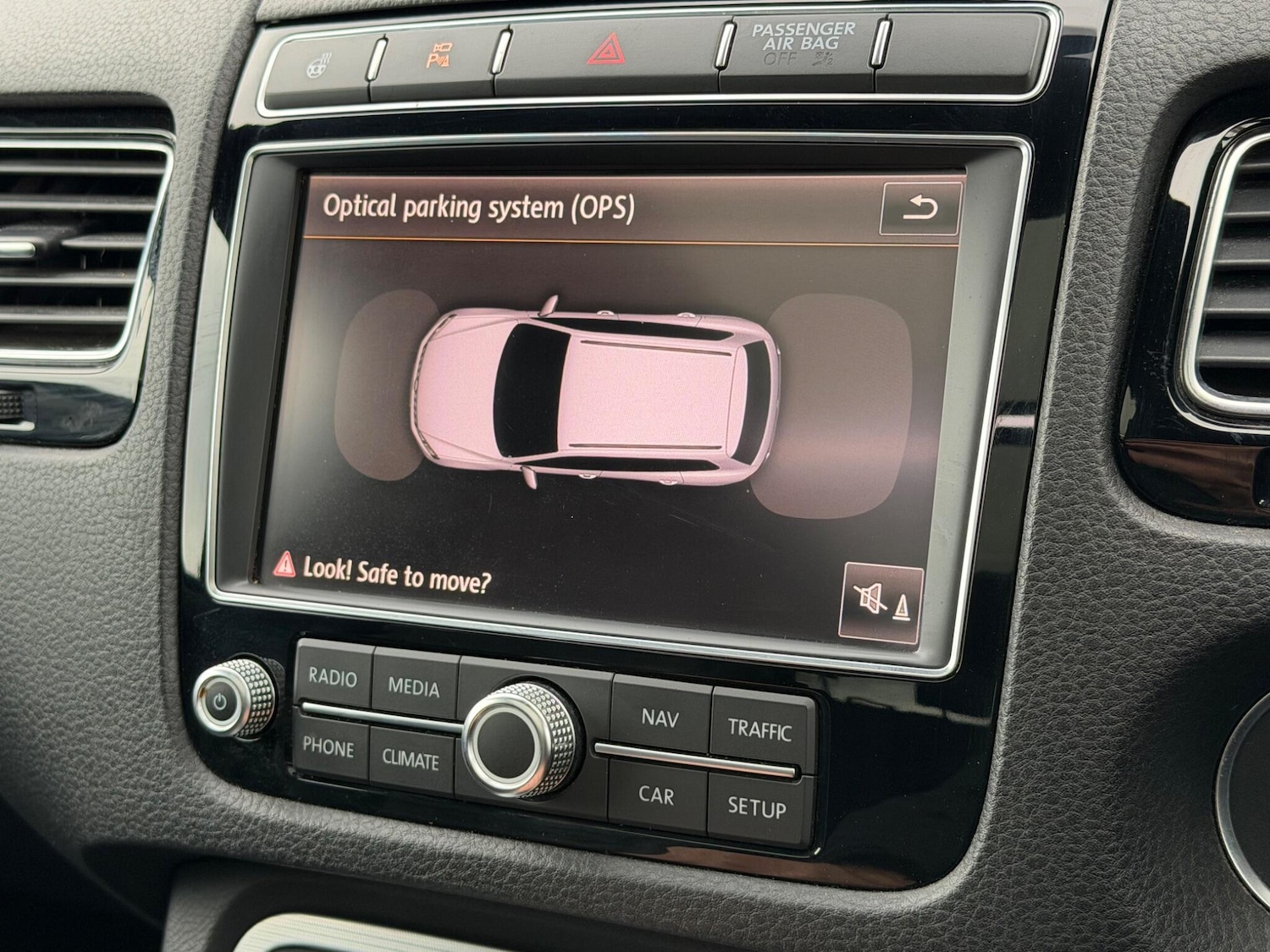 Used Volkswagen Touareg 2016 for sale - 77345671: Photo 39