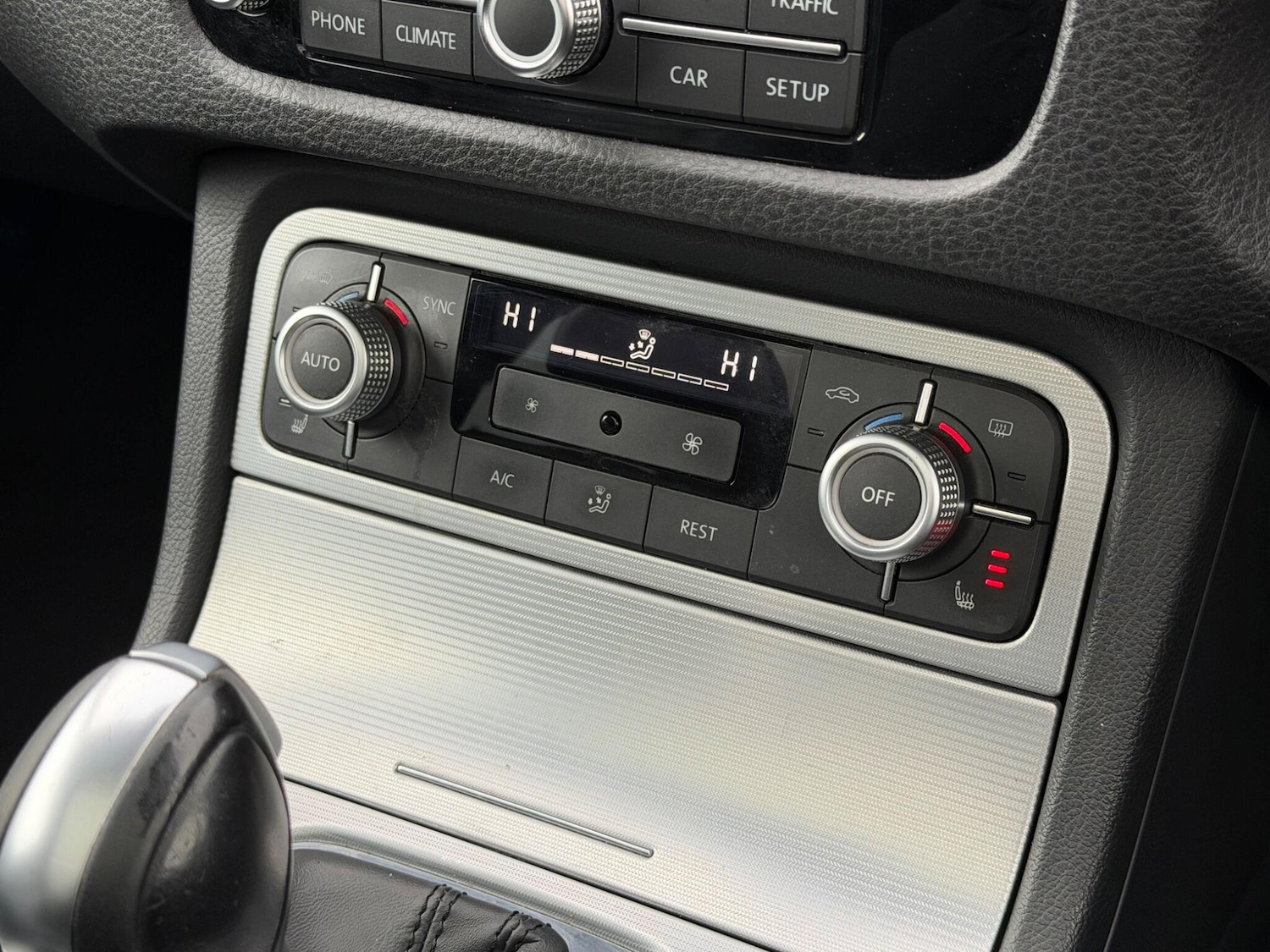 Used Volkswagen Touareg 2016 for sale - 77345671: Photo 40