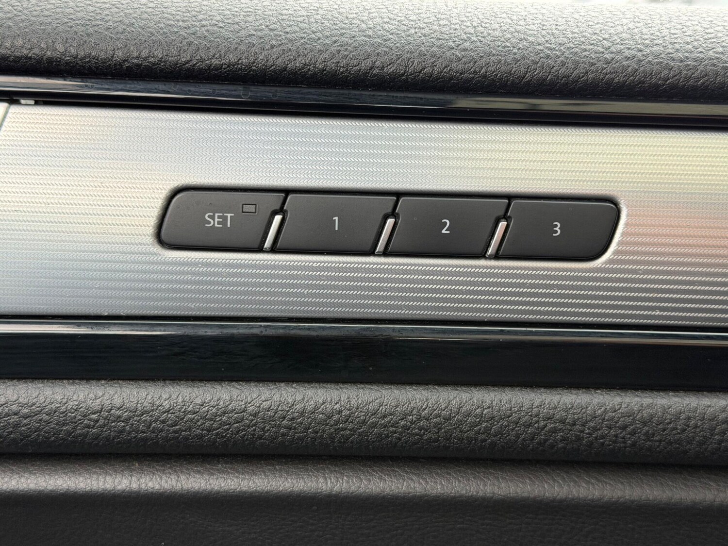 Used Volkswagen Touareg 2016 for sale - 77345671: Photo 56