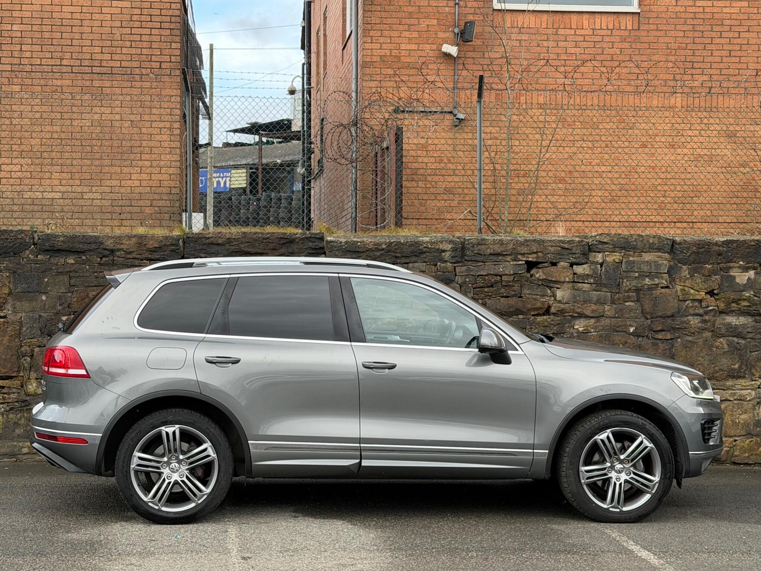 Used Volkswagen Touareg 2016 for sale - 77345671: Photo 8