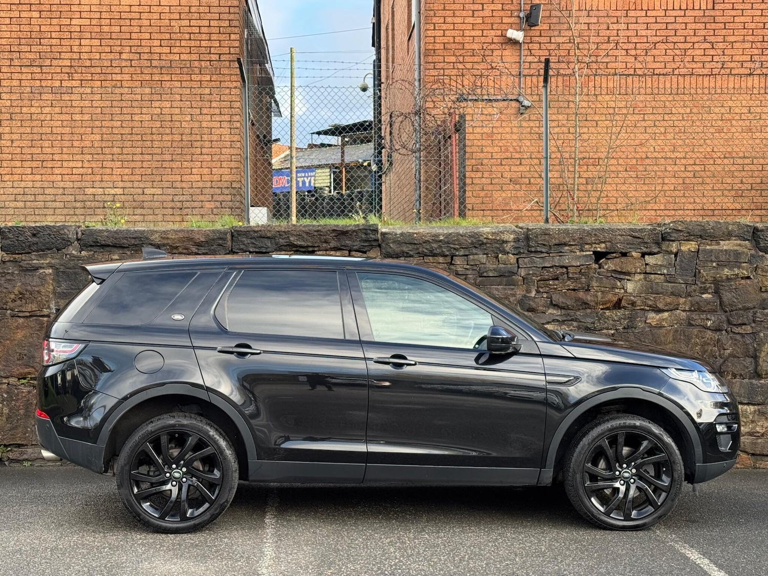 Used Land Rover Discovery Sport 2017 for sale - 76336921: Photo 28