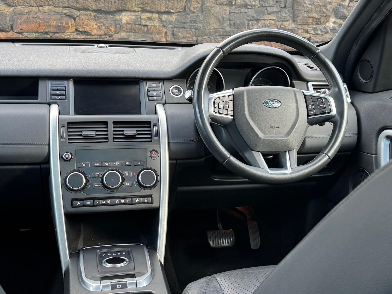 Used Land Rover Discovery Sport 2017 for sale - 76336921: Photo 32