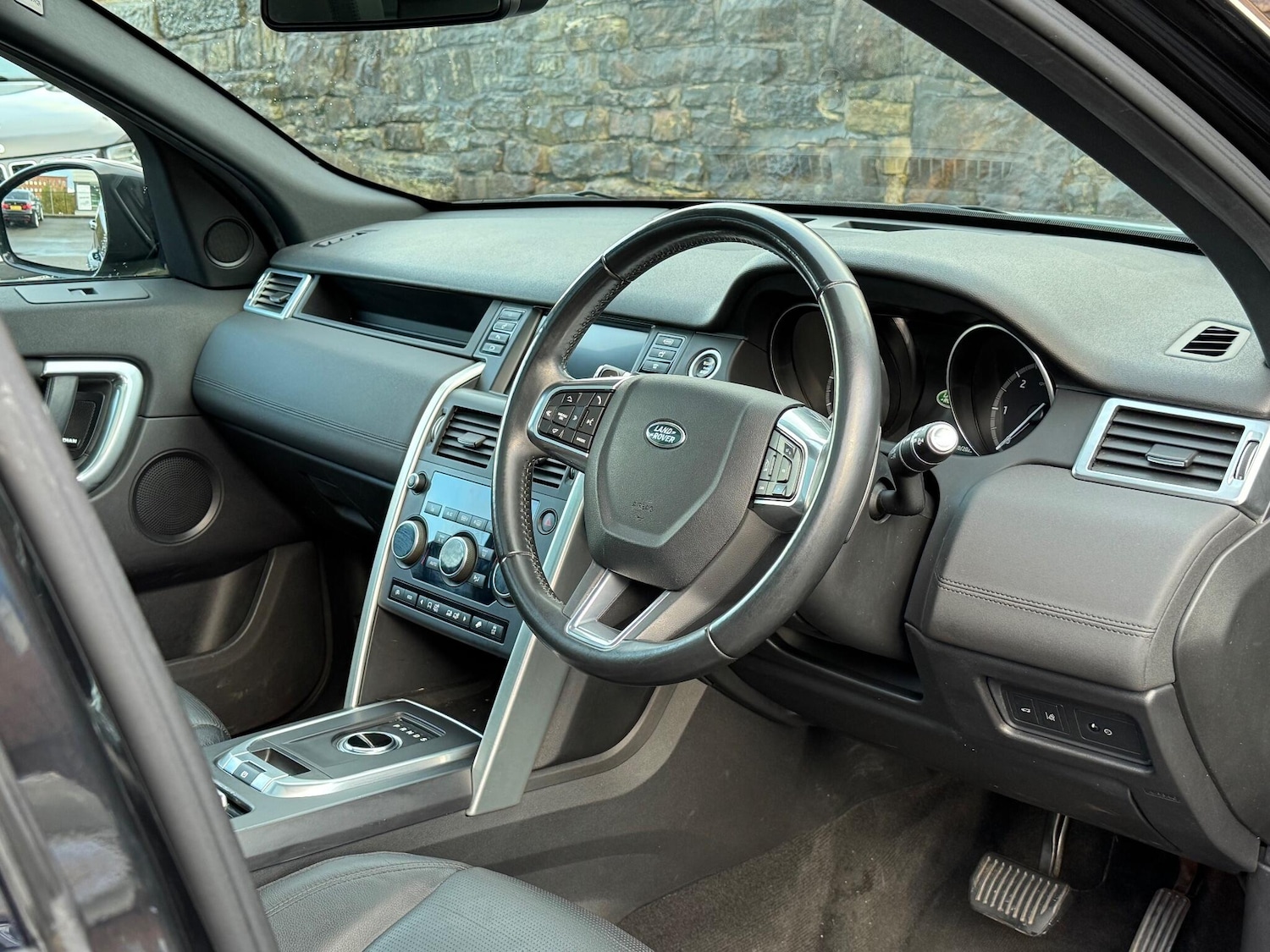 Used Land Rover Discovery Sport 2017 for sale - 76336921: Photo 35