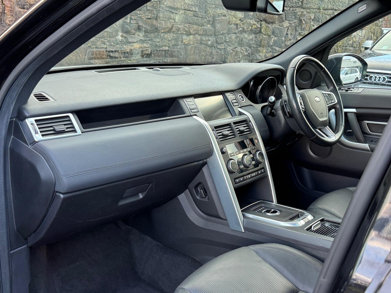 Used Land Rover Discovery Sport 2017 for sale - 76336921: Photo 42