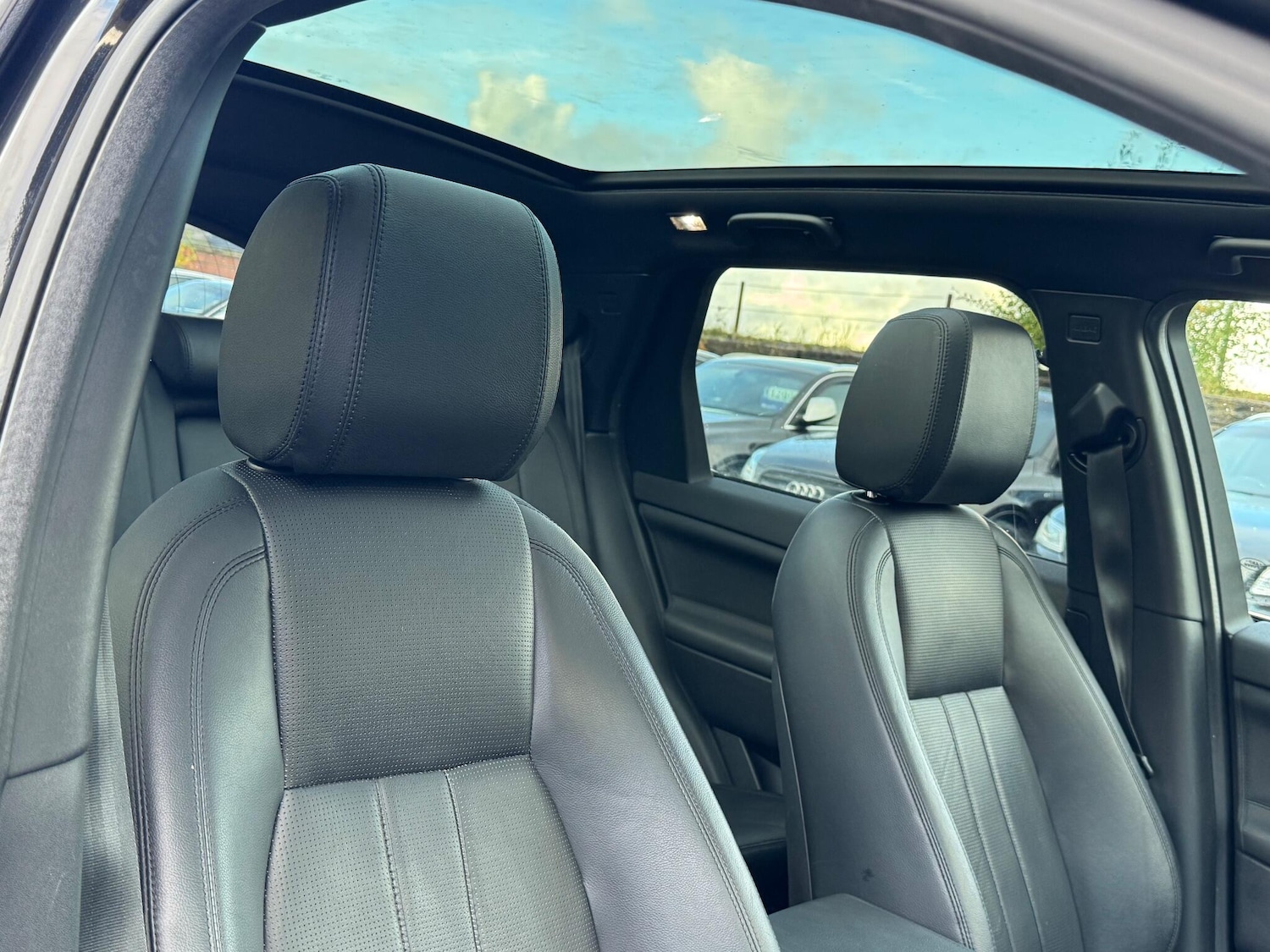 Used Land Rover Discovery Sport 2017 for sale - 76336921: Photo 43