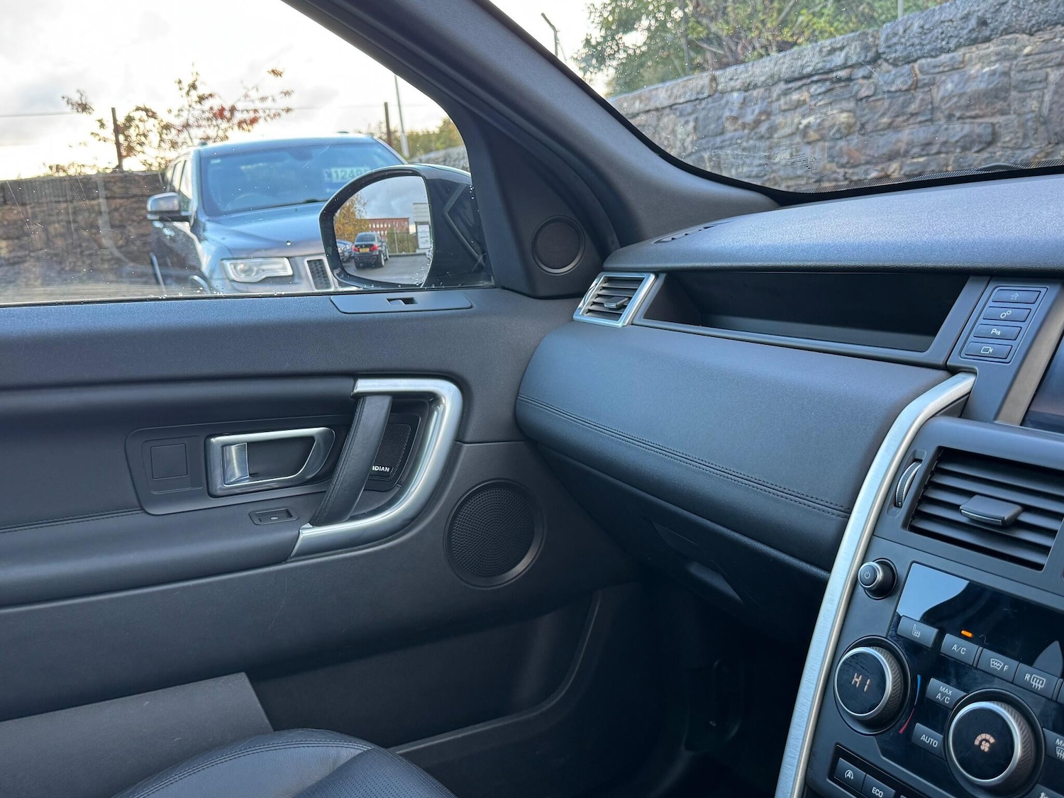 Used Land Rover Discovery Sport 2017 for sale - 76336921: Photo 69