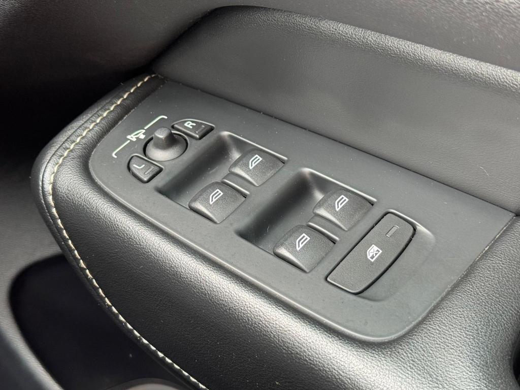 Used Volvo XC60 2018 for sale - 76161049: Photo 43