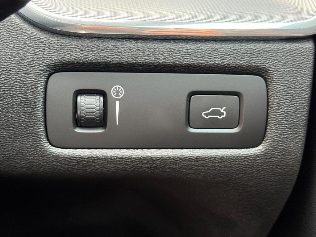 Used Volvo XC60 2018 for sale - 76161049: Photo 46