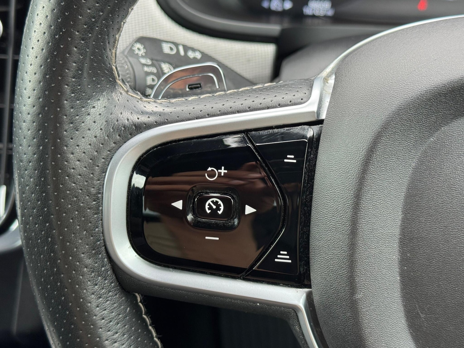 Used Volvo S90 2018 for sale - 76161050: Photo 25