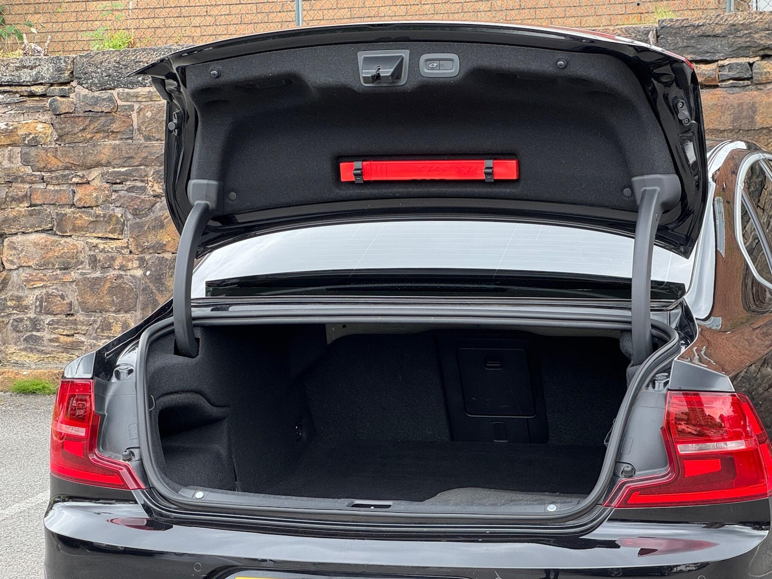 Used Volvo S90 for sale - 76993937: Photo 19