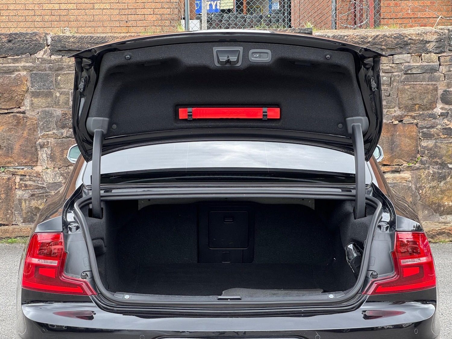 Used Volvo S90 for sale - 76993937: Photo 20