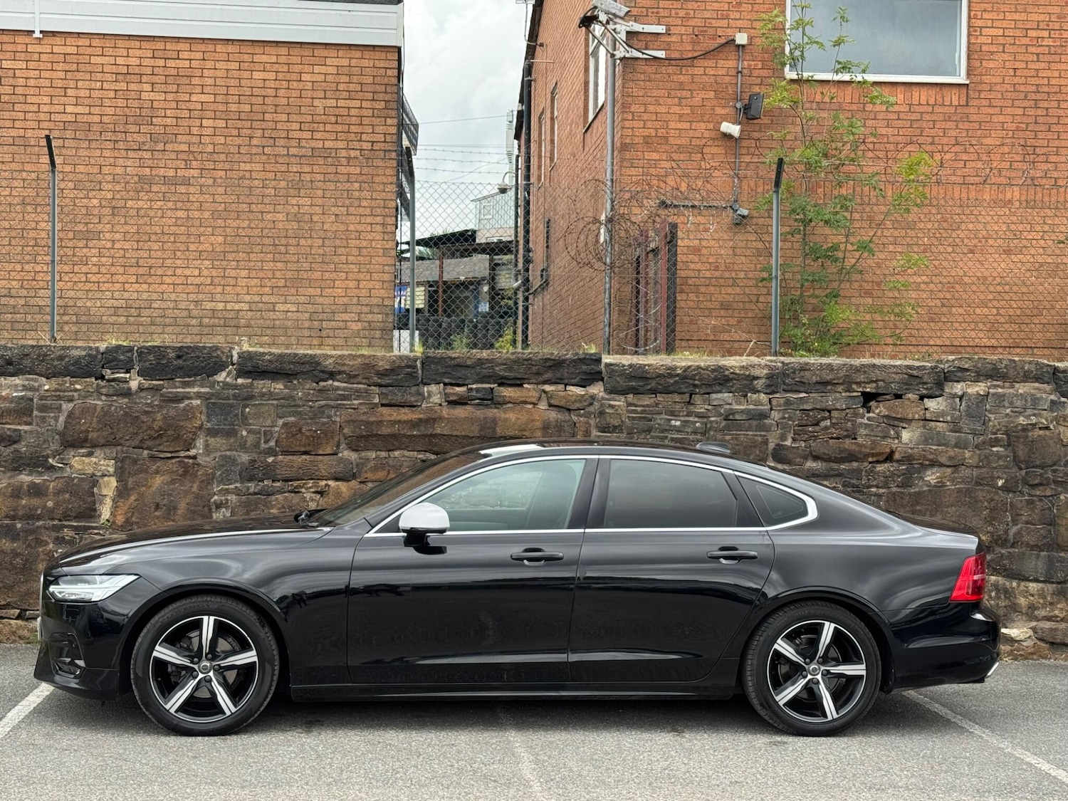 Used Volvo S90 for sale - 76993937: Photo 4