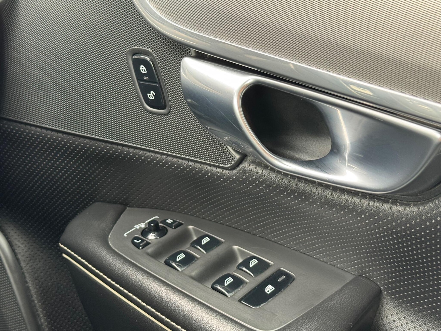 Used Volvo S90 for sale - 76993937: Photo 42