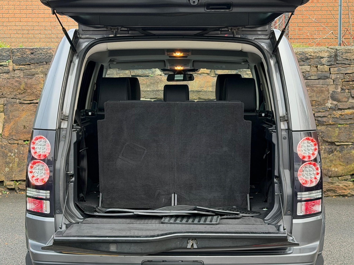 Used Land Rover Discovery 2014 for sale - 76992445: Photo 22