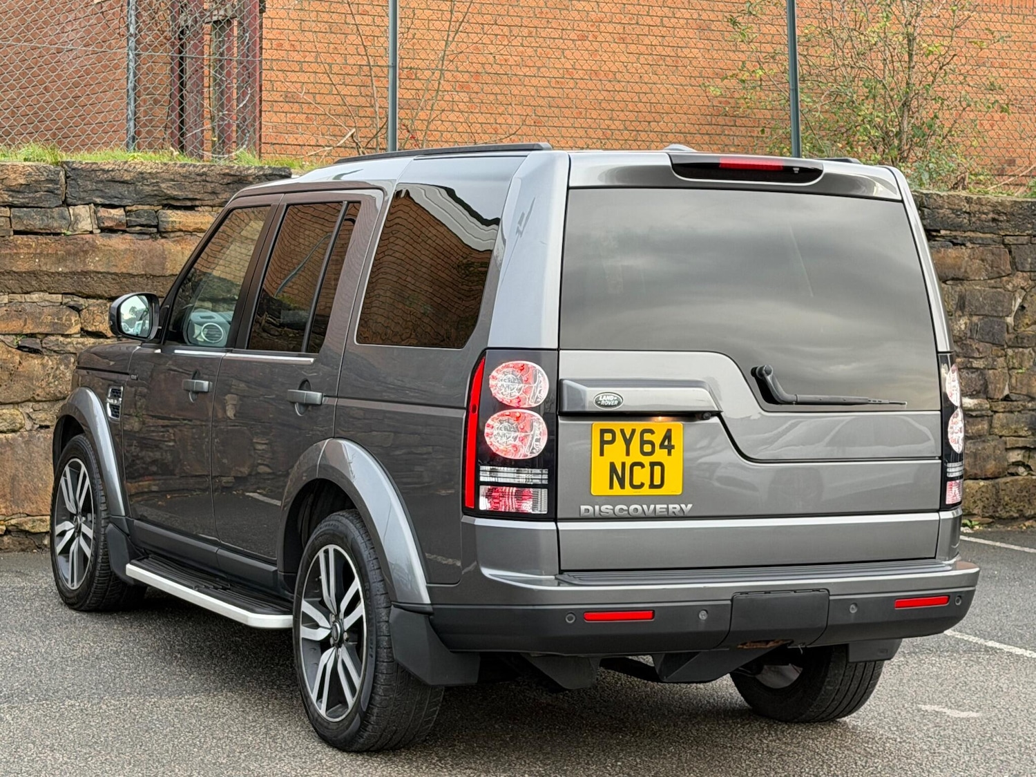 Used Land Rover Discovery 2014 for sale - 76992445: Photo 5