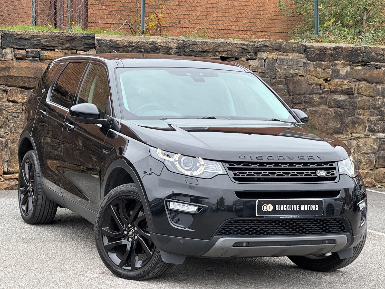 Used Land Rover Discovery Sport for sale - 76658393: Photo 1