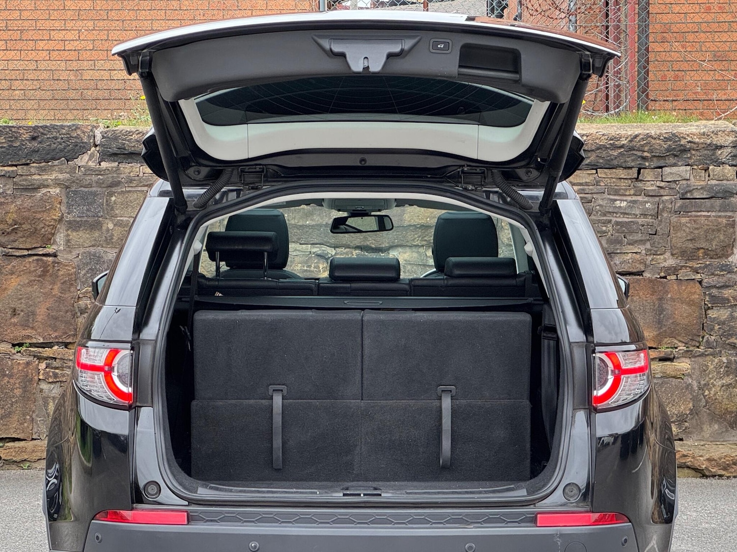 Used Land Rover Discovery Sport for sale - 76658393: Photo 23