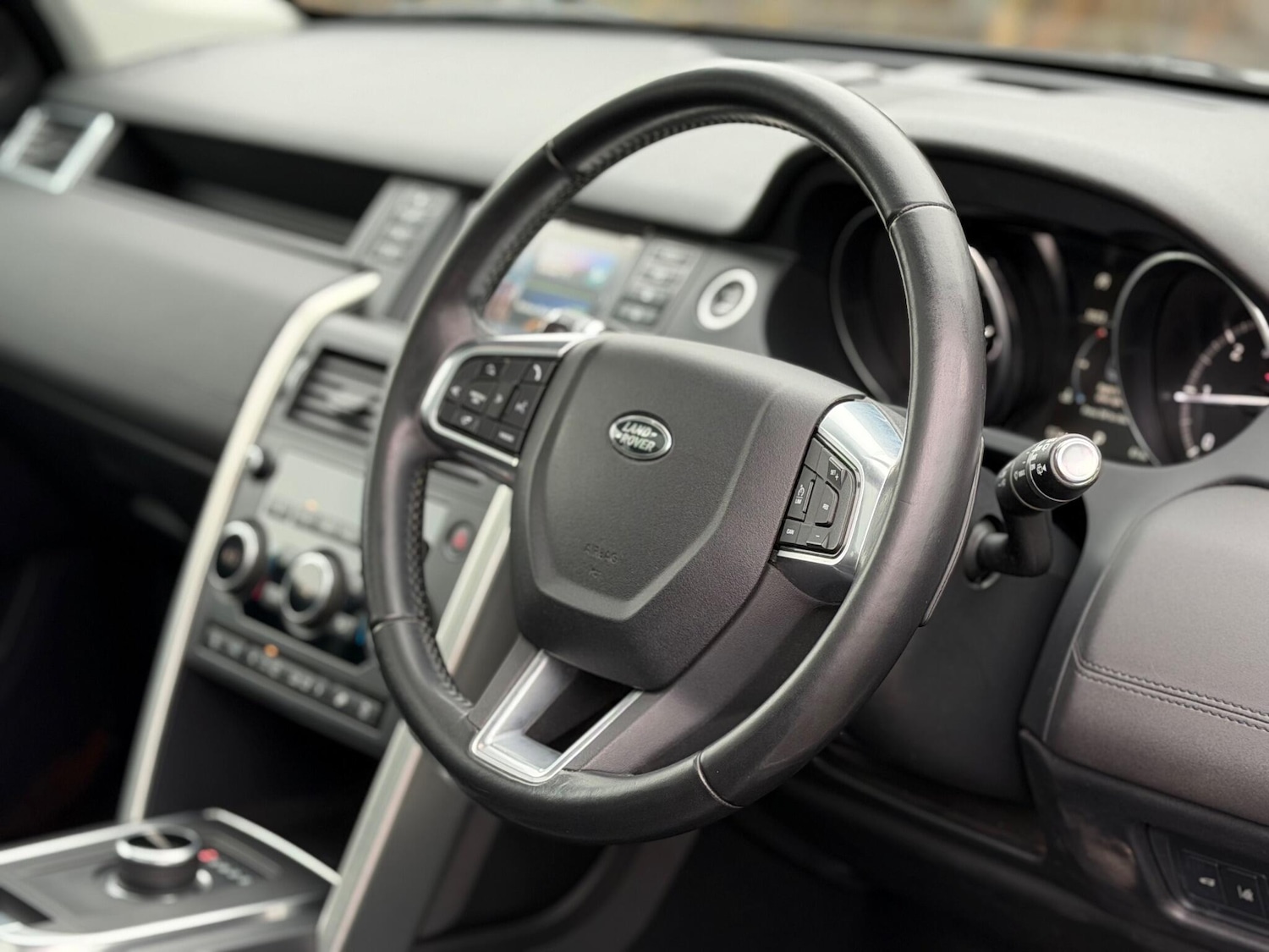 Used Land Rover Discovery Sport 2017 for sale - 76925908: Photo 12