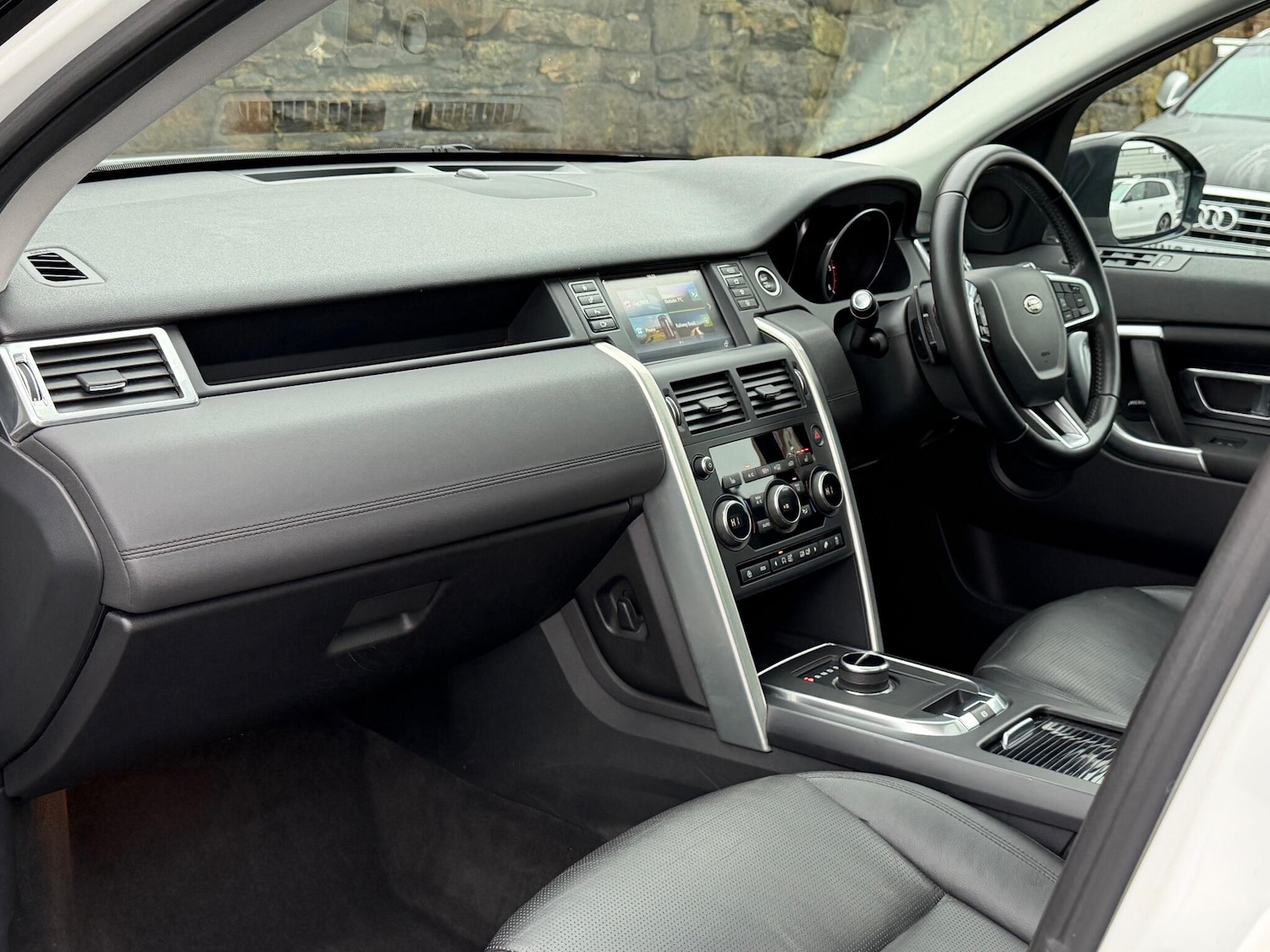 Used Land Rover Discovery Sport 2017 for sale - 76925908: Photo 13