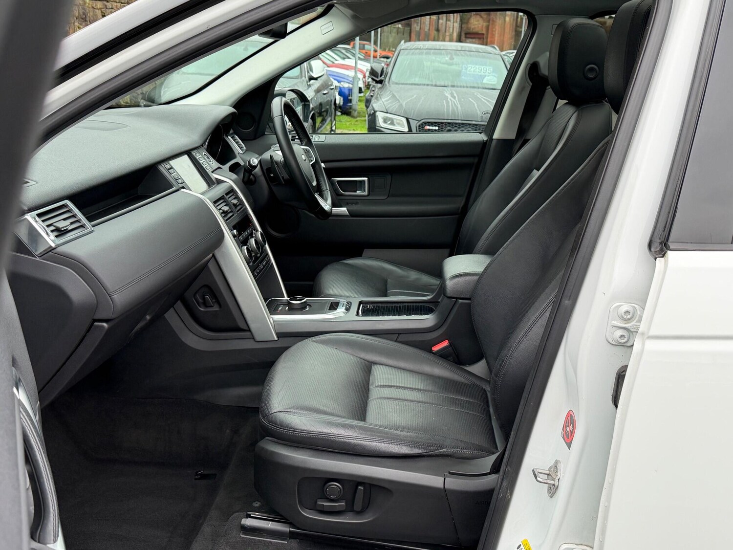 Used Land Rover Discovery Sport 2017 for sale - 76925908: Photo 15