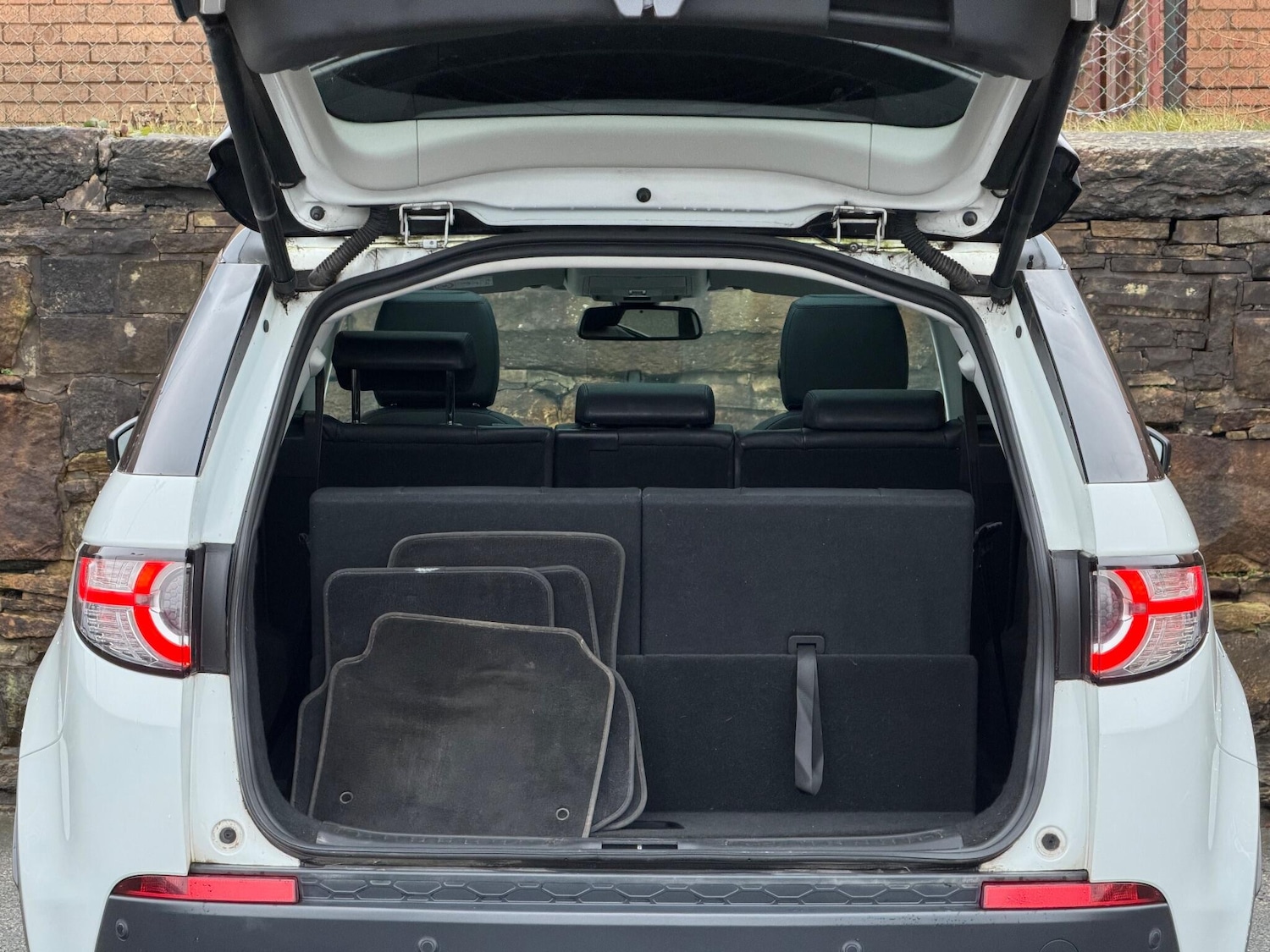 Used Land Rover Discovery Sport 2017 for sale - 76925908: Photo 22