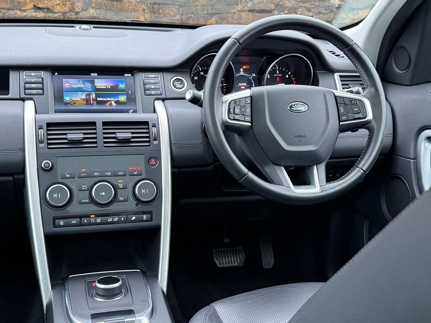 Used Land Rover Discovery Sport 2017 for sale - 76925908: Photo 25