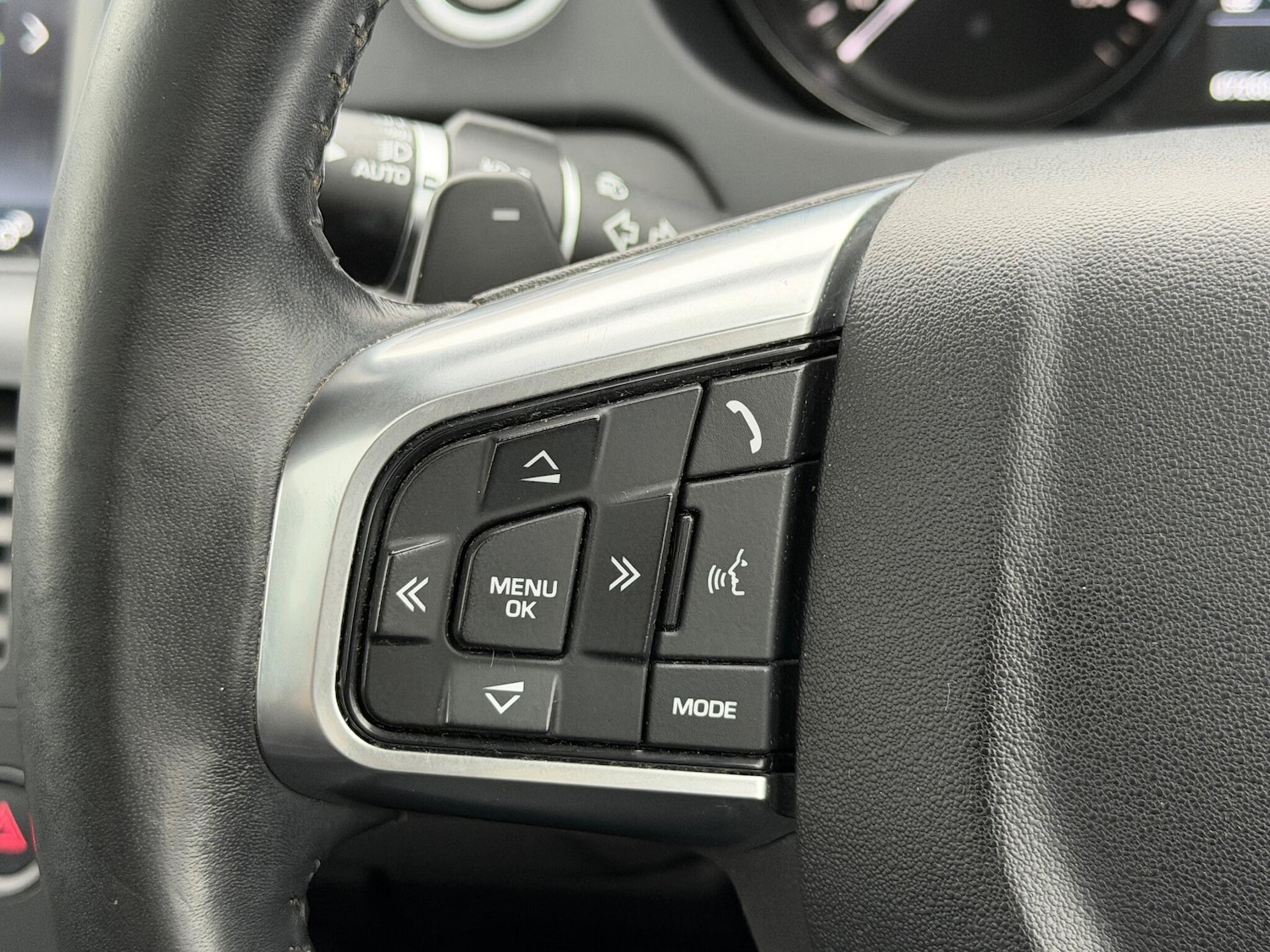 Used Land Rover Discovery Sport 2017 for sale - 76925908: Photo 28