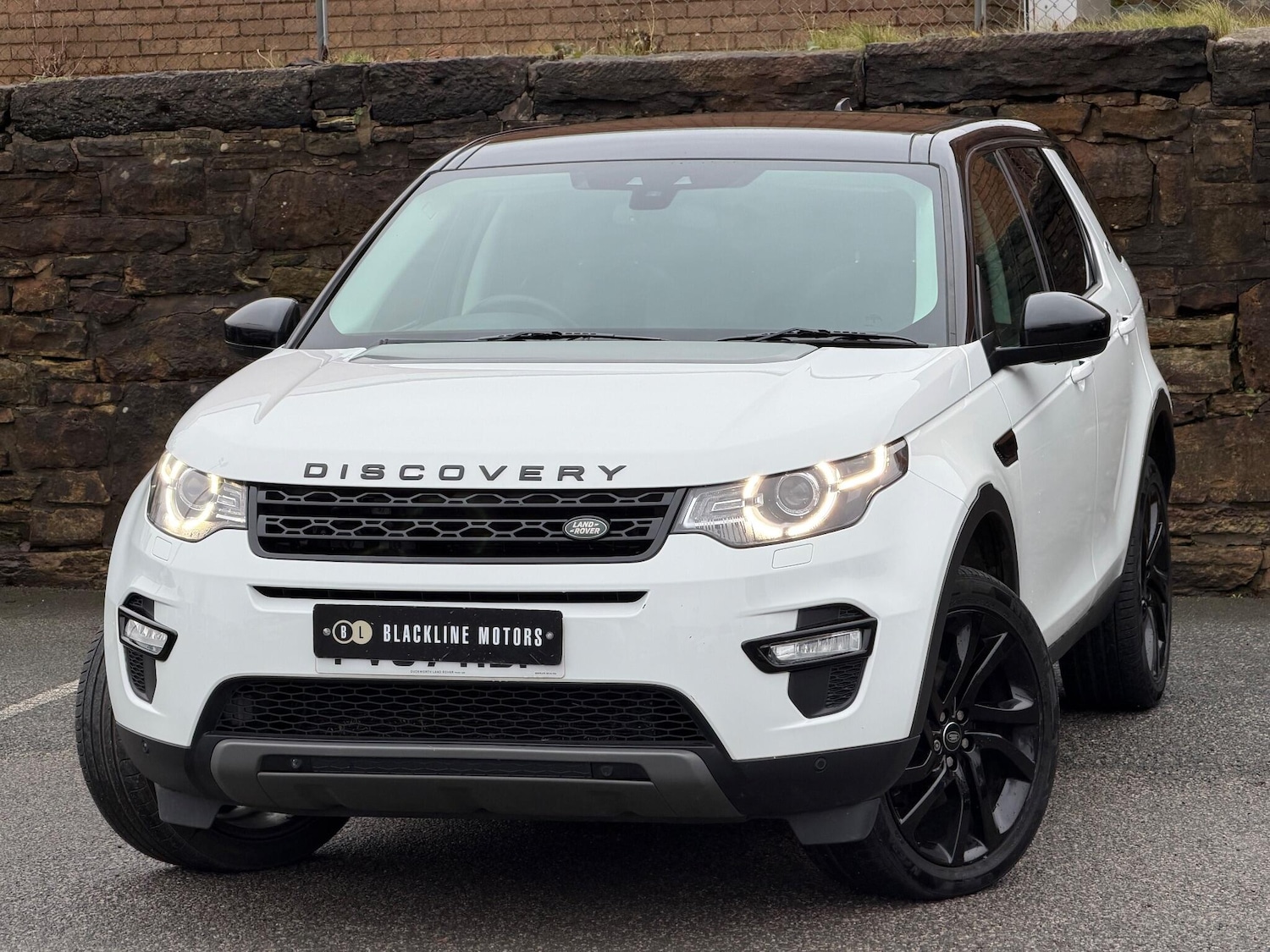Used Land Rover Discovery Sport 2017 for sale - 76925908: Photo 3