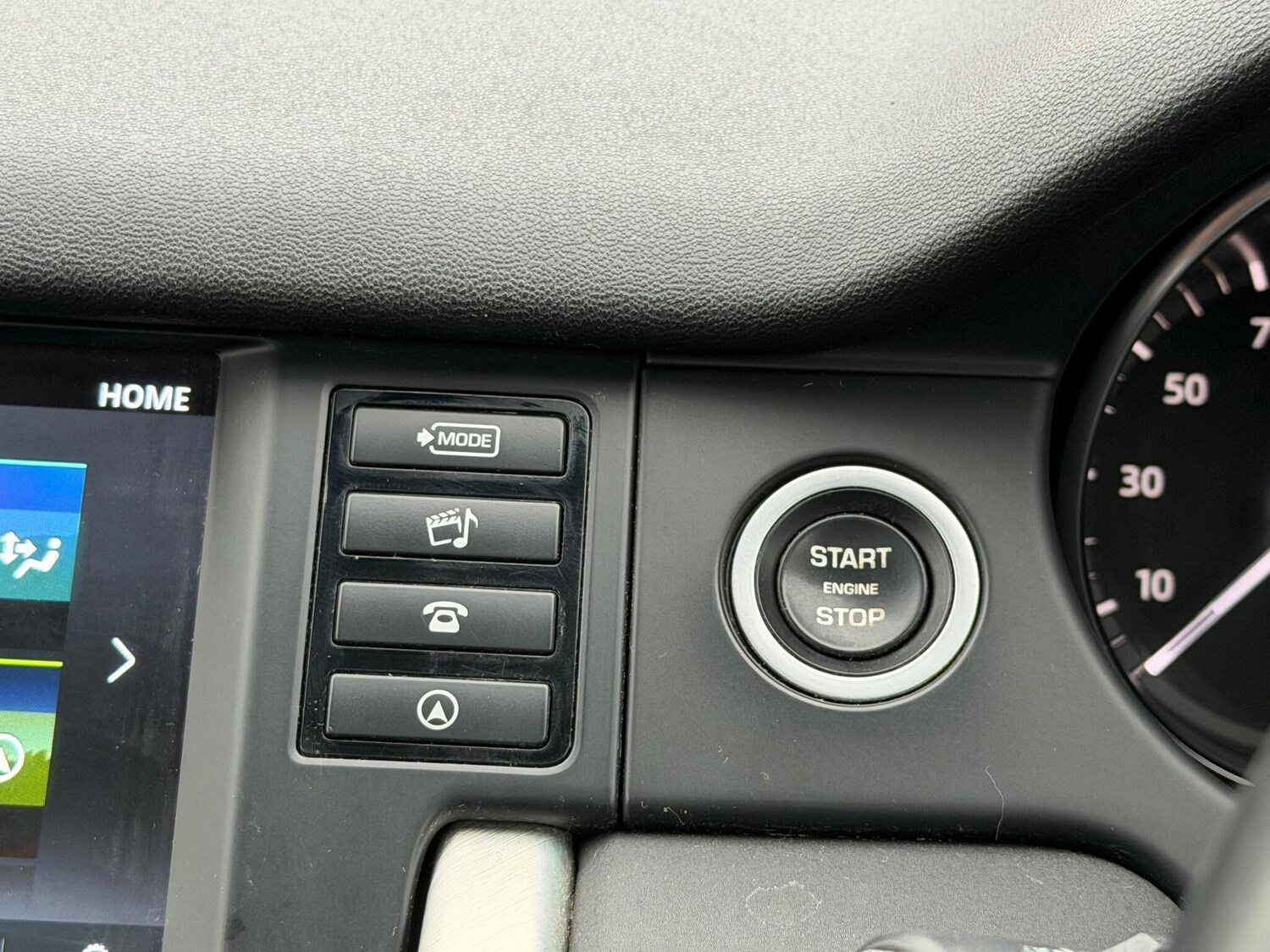 Used Land Rover Discovery Sport 2017 for sale - 76925908: Photo 45