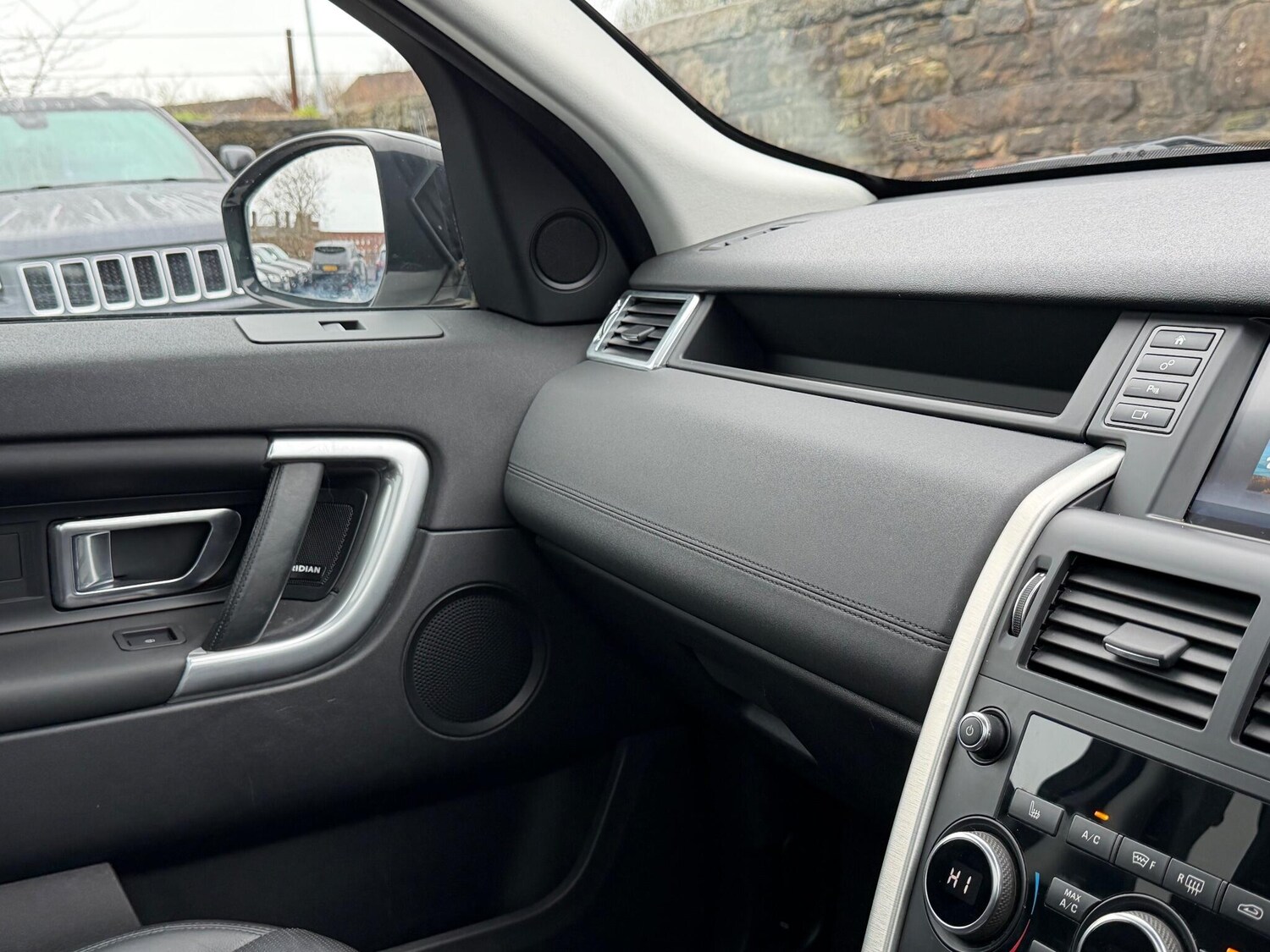 Used Land Rover Discovery Sport 2017 for sale - 76925908: Photo 49