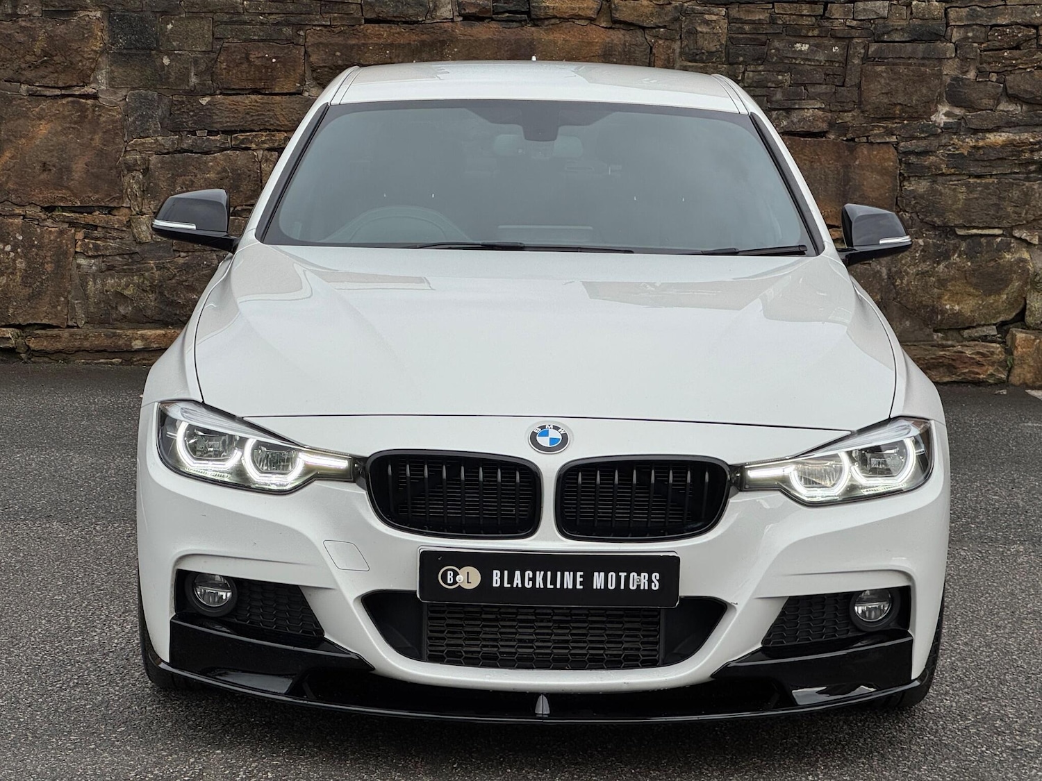 Used BMW 3 Series 2018 for sale - 76161040: Photo 2