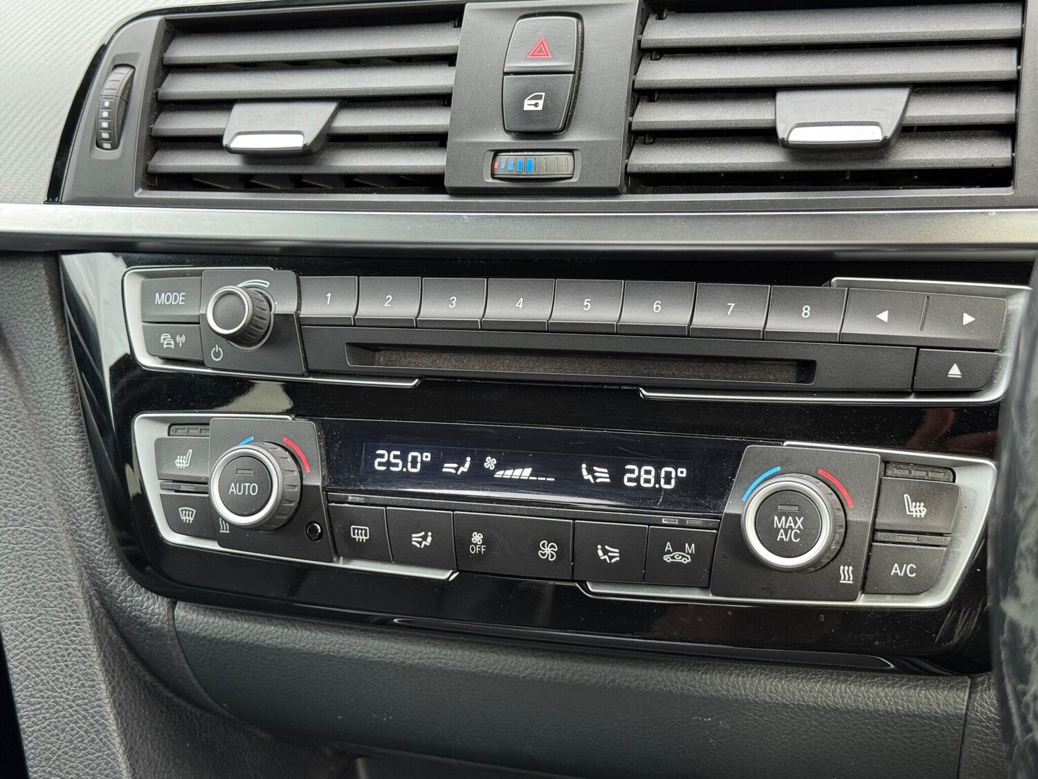 Used BMW 3 Series 2018 for sale - 76161040: Photo 38