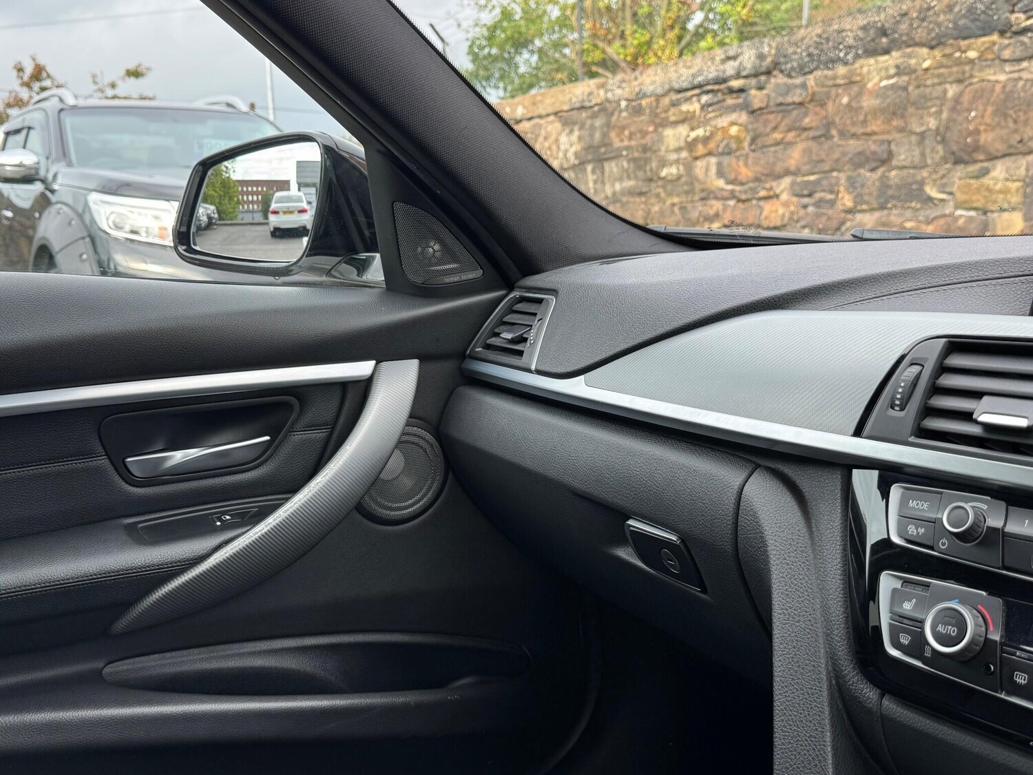 Used BMW 3 Series 2018 for sale - 76161040: Photo 54