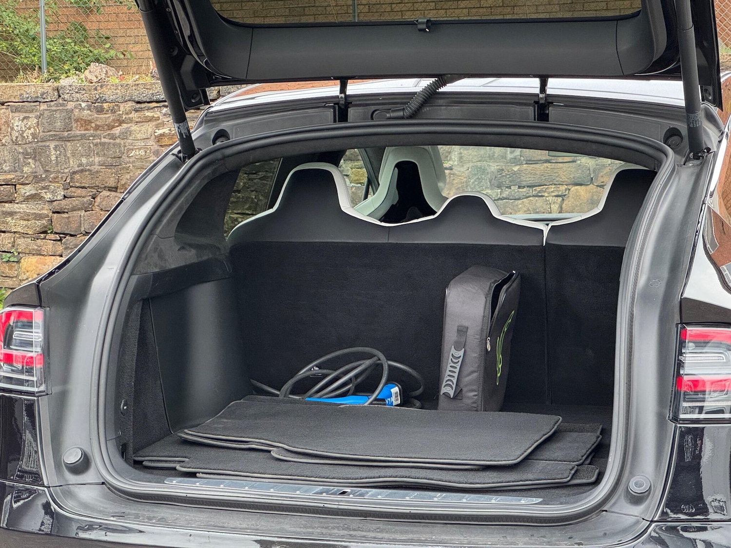 Used Tesla Model X 2017 for sale - 76227449: Photo 16