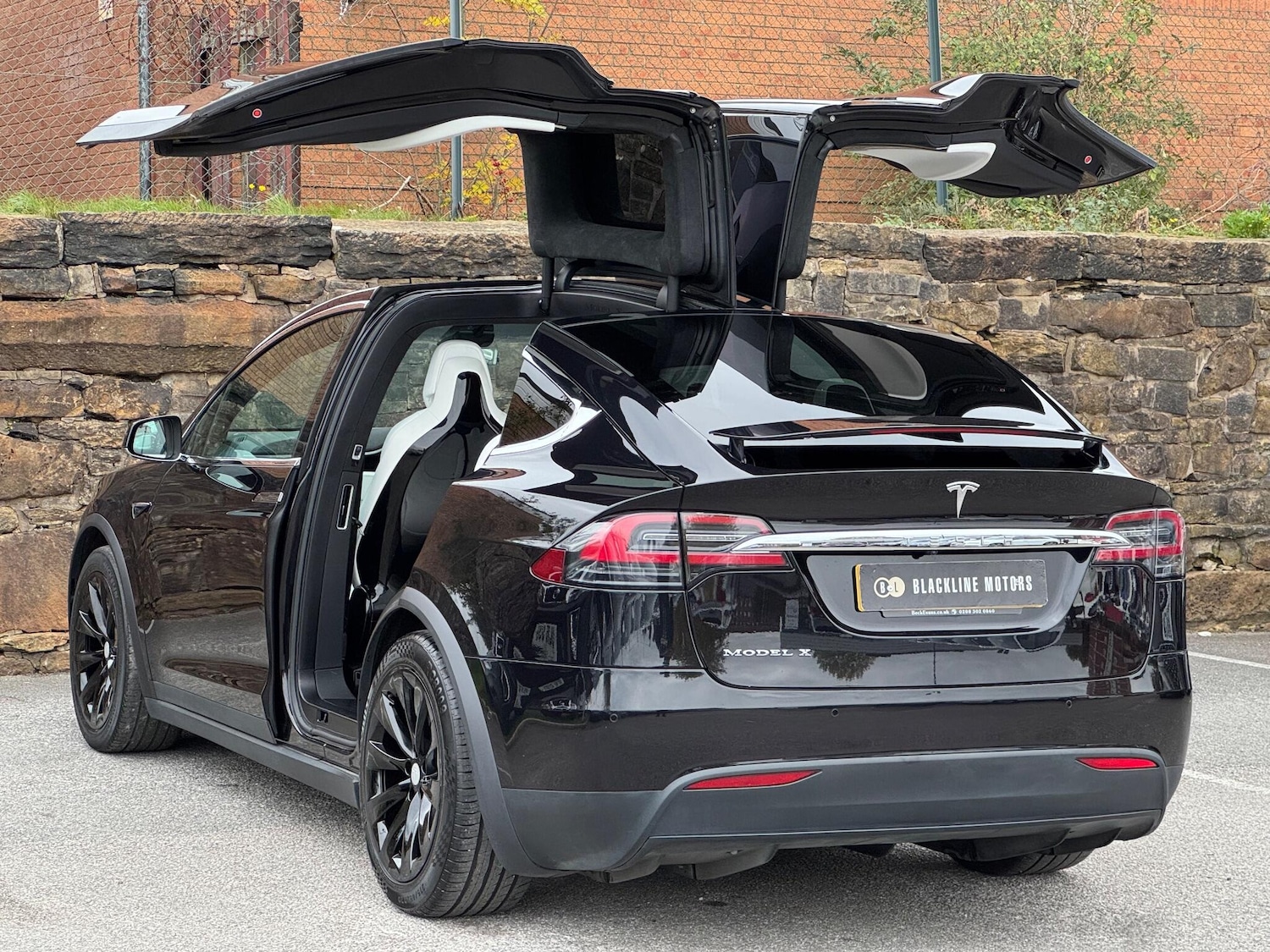 Used Tesla Model X 2017 for sale - 76227449: Photo 5