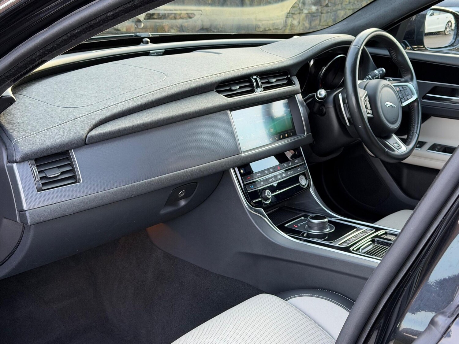 Used Jaguar XF 2019 for sale - 76824765: Photo 13