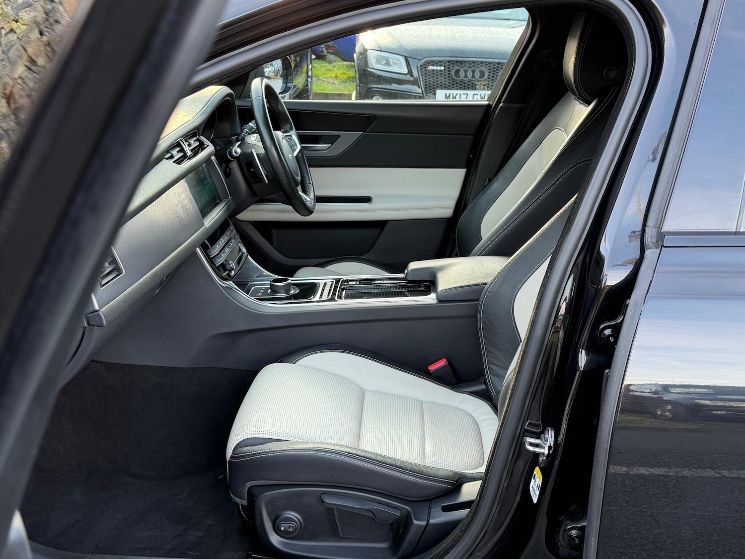 Used Jaguar XF 2019 for sale - 76824765: Photo 15