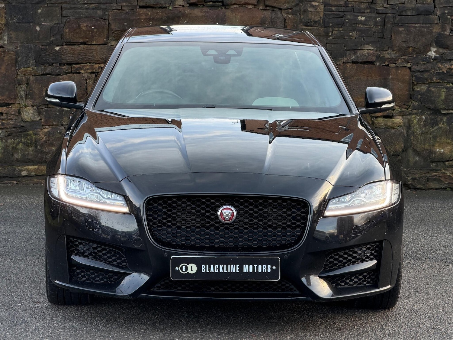 Used Jaguar XF 2019 for sale - 76824765: Photo 2