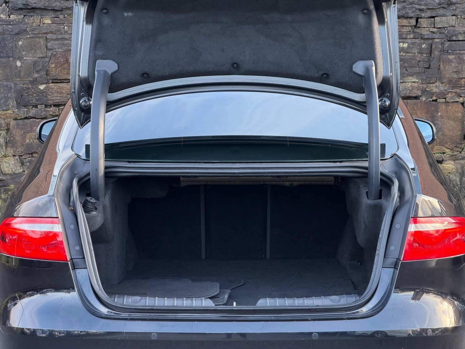 Used Jaguar XF 2019 for sale - 76824765: Photo 20